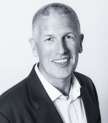 Realizing the Potential of IoT in the 5G Era through Network Convergence